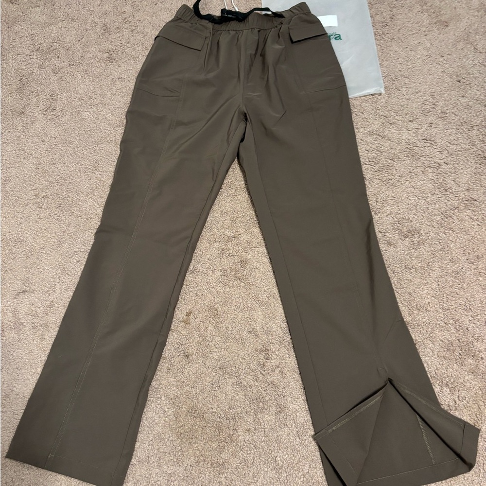 HALARA High Waisted Waterproof Hiking Cargo Pants Sz Small Reg Forest Wild Brown